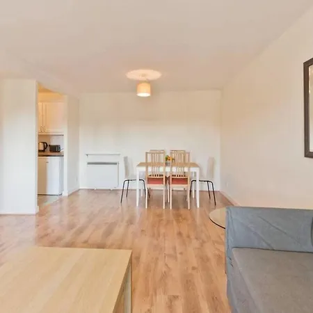Guestready - Bright 2br Flat Near Castle Lejlighed