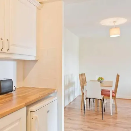 Guestready - Bright 2br Flat Near Castle Lejlighed
