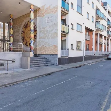 Guestready - Bright 2br Flat Near Castle * Dublino